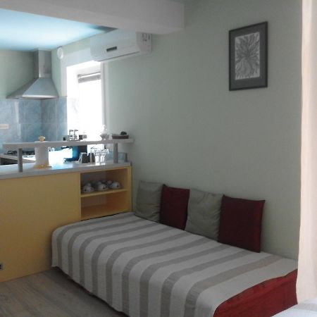Apartment Ruza サリ エクステリア 写真